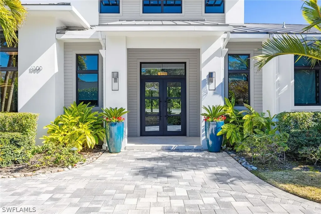 1300 Nautilus Road Naples FL 34102
