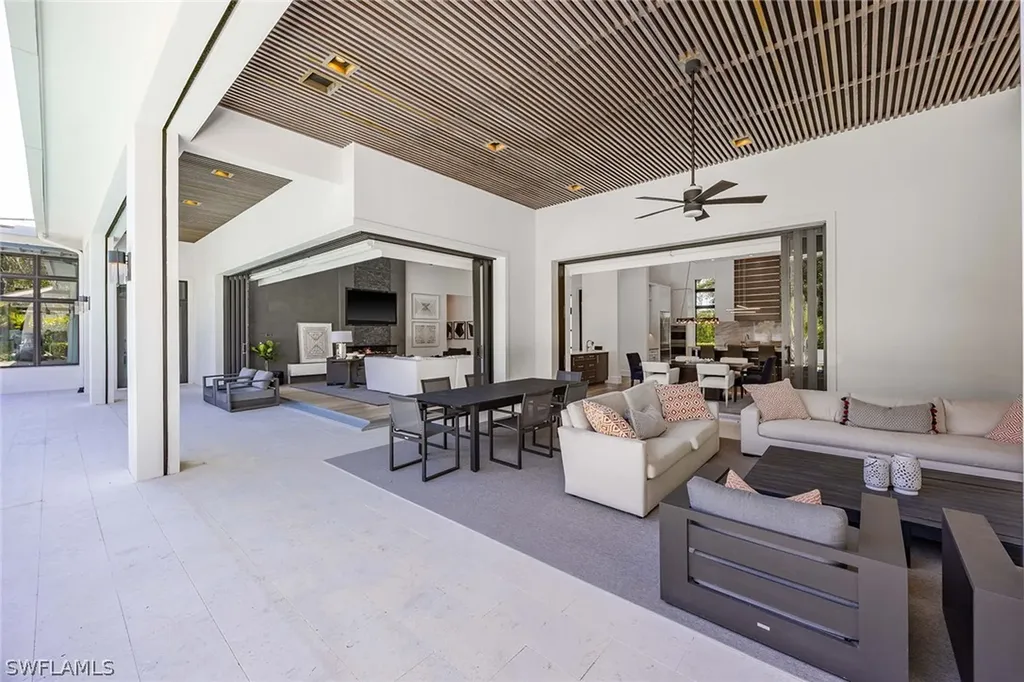 1300 Nautilus Road Naples FL 34102