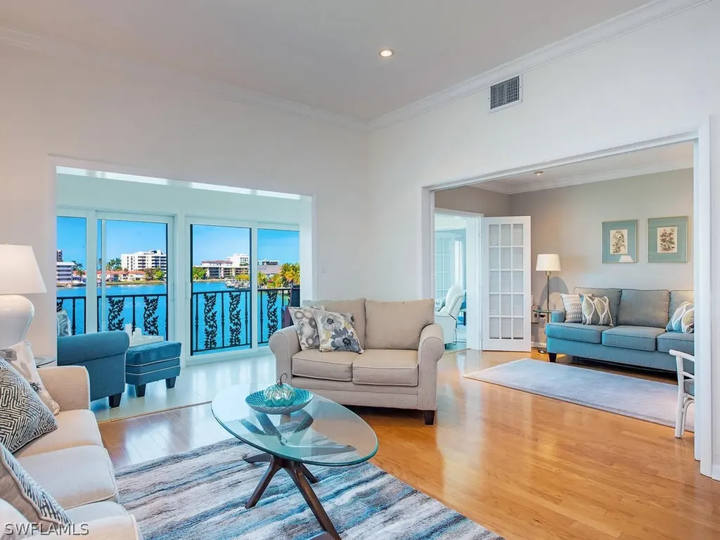 383 Harbour Drive Naples FL 34103