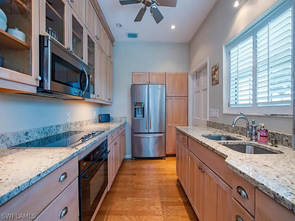 383 Harbour Drive Naples FL 34103