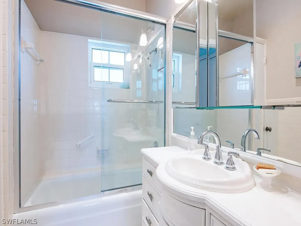383 Harbour Drive Naples FL 34103