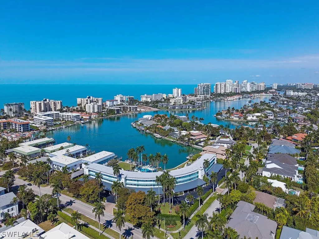 383 Harbour Drive Naples FL 34103