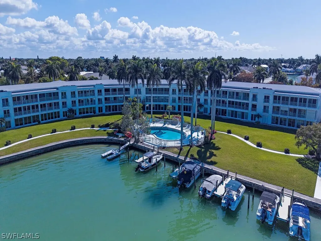 383 Harbour Drive Naples FL 34103