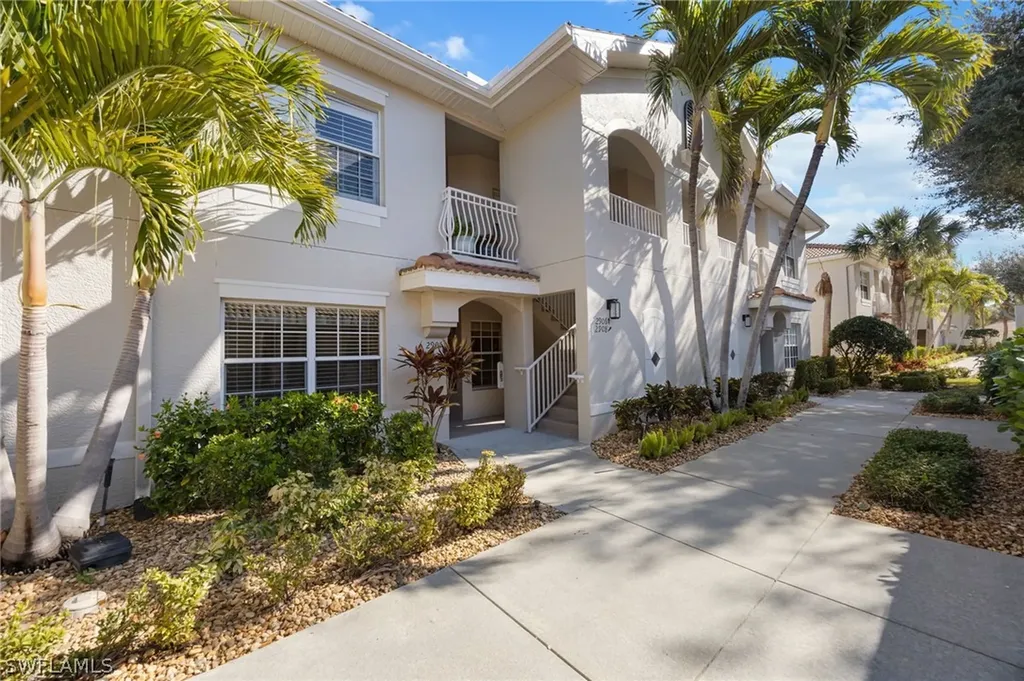 3013 Driftwood Way Naples FL 34109