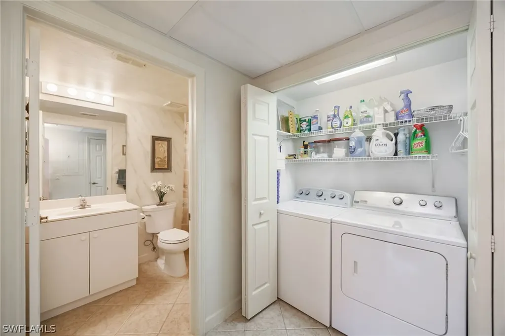 3013 Driftwood Way Naples FL 34109