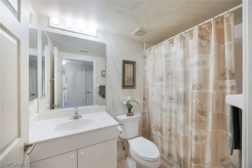 3013 Driftwood Way Naples FL 34109