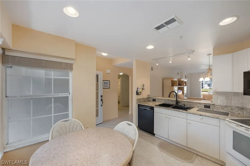 3013 Driftwood Way Naples FL 34109
