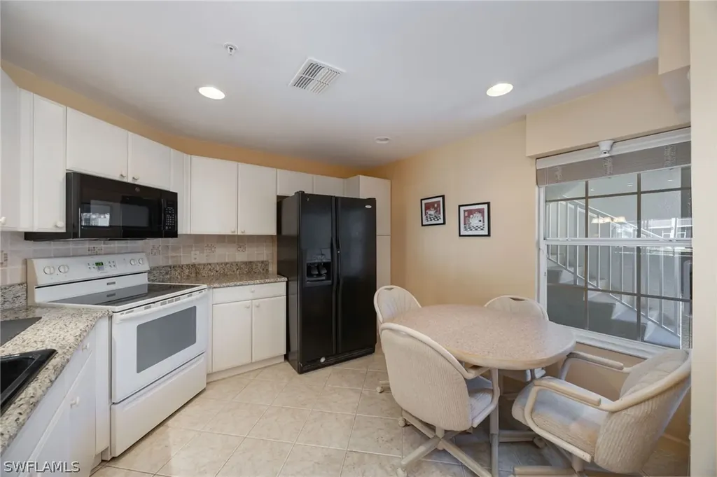 3013 Driftwood Way Naples FL 34109