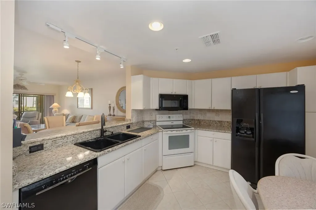 3013 Driftwood Way Naples FL 34109