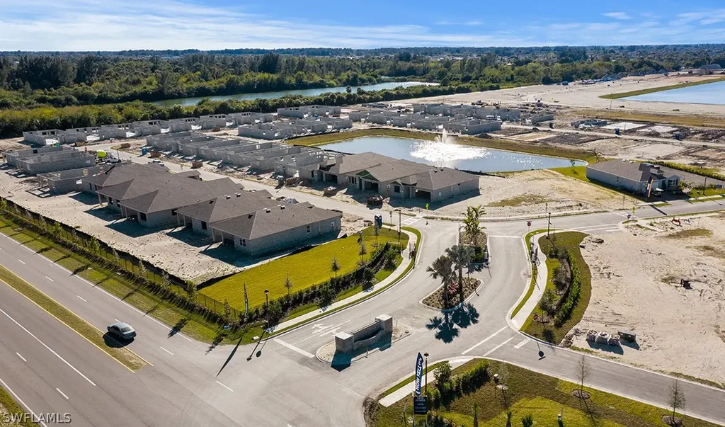 555 Spring Hill Lake Loop Cape Coral FL 33993