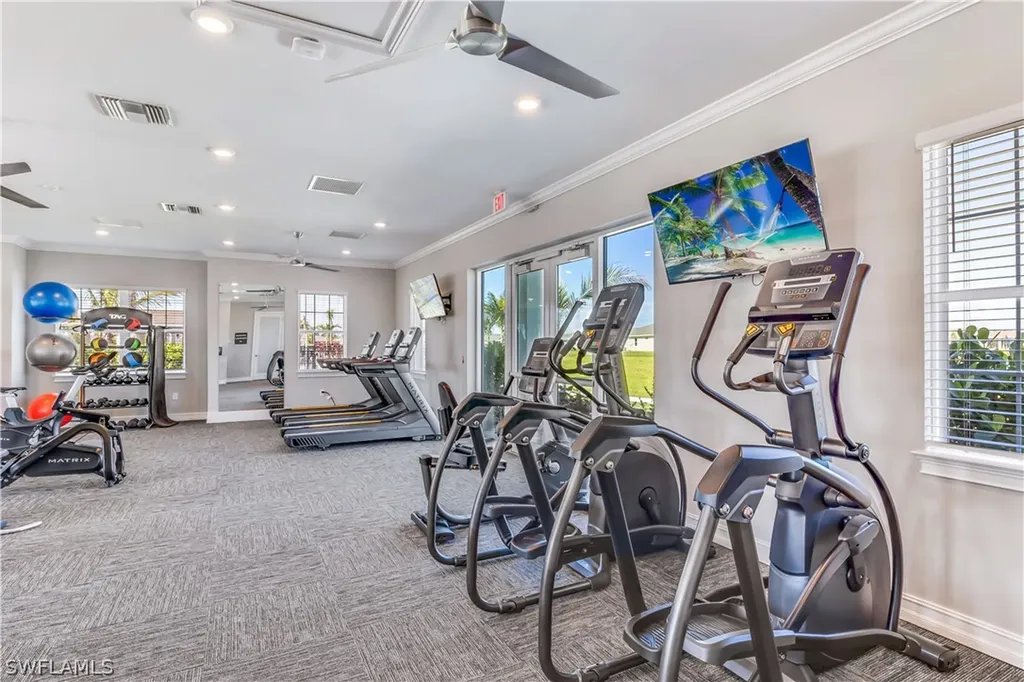 555 Spring Hill Lake Loop Cape Coral FL 33993