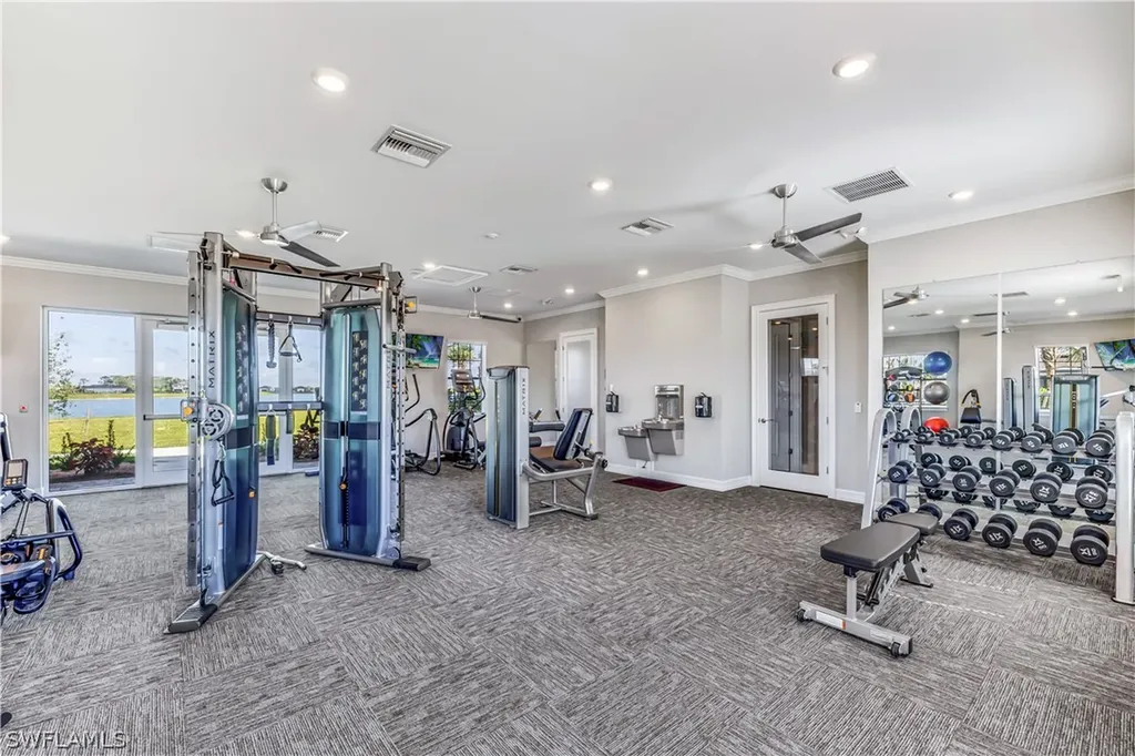 555 Spring Hill Lake Loop Cape Coral FL 33993