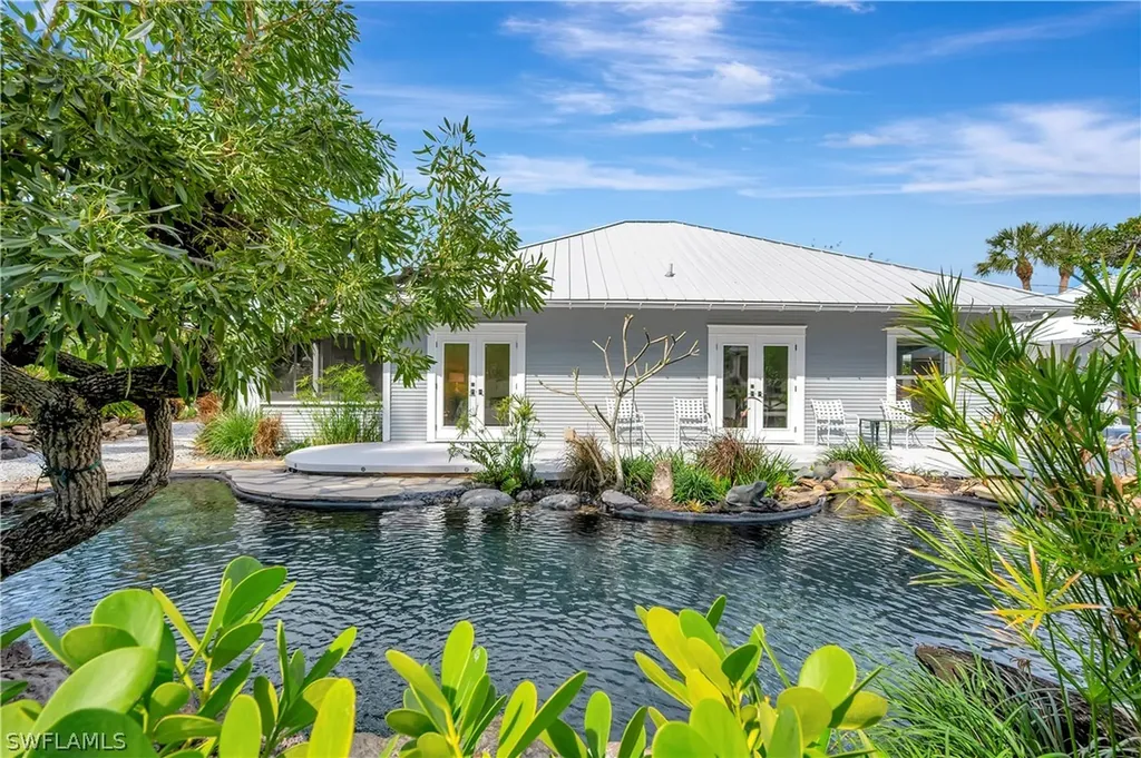 1375 Gordon Drive Naples FL 34102
