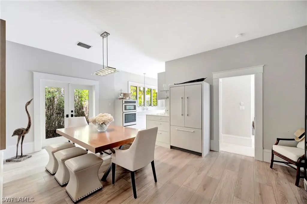 1375 Gordon Drive Naples FL 34102