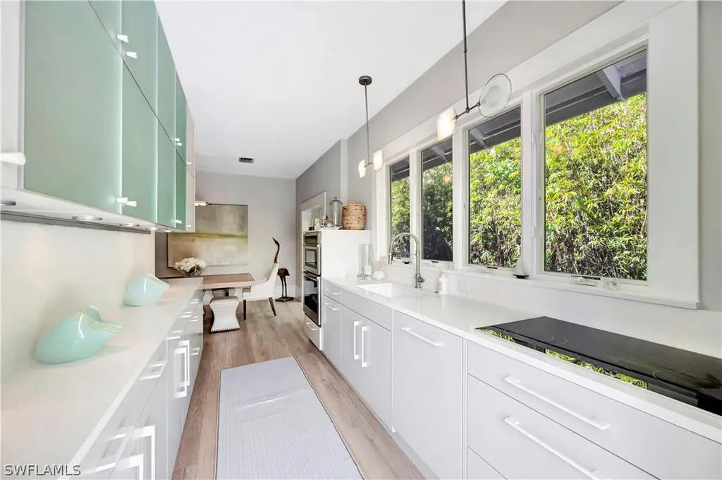 1375 Gordon Drive Naples FL 34102