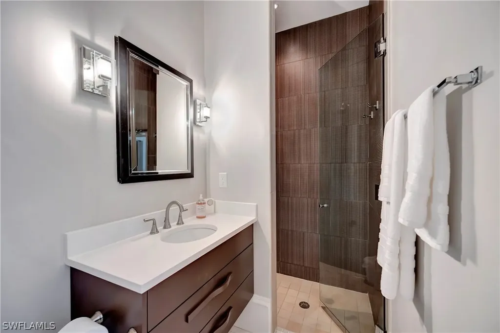 1375 Gordon Drive Naples FL 34102