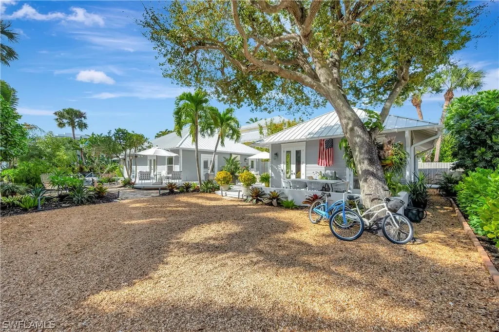 1375 Gordon Drive Naples FL 34102