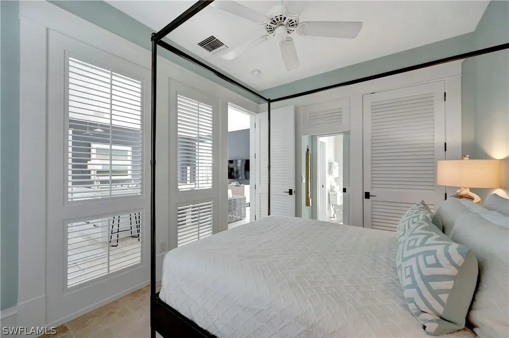 1375 Gordon Drive Naples FL 34102