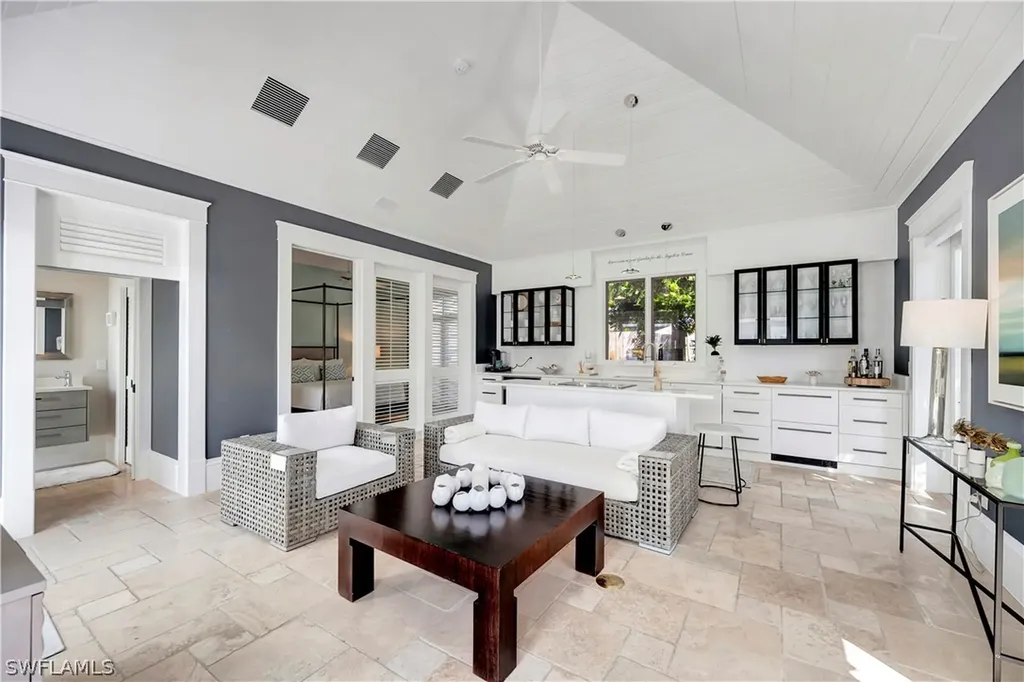 1375 Gordon Drive Naples FL 34102