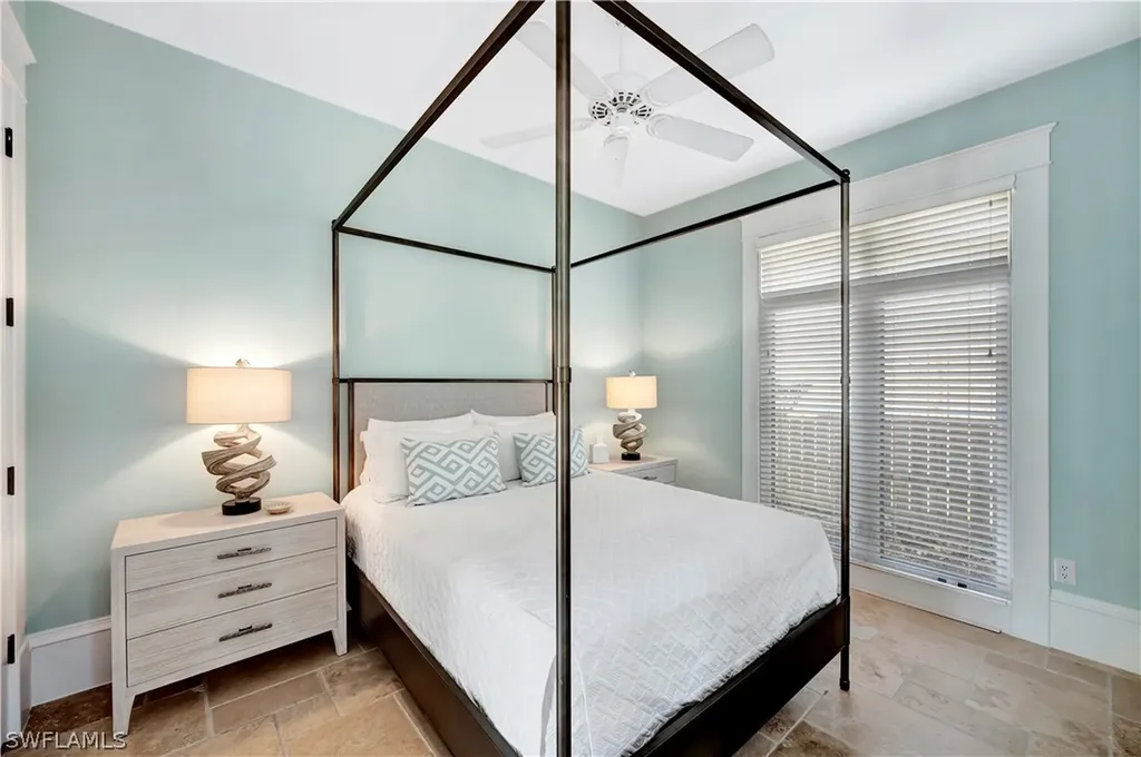 1375 Gordon Drive Naples FL 34102