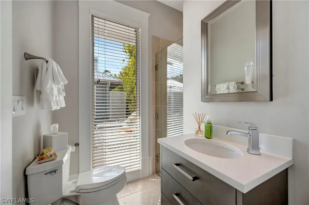 1375 Gordon Drive Naples FL 34102