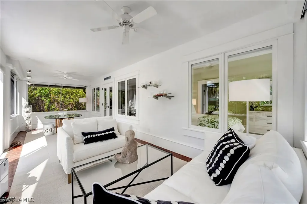 1375 Gordon Drive Naples FL 34102