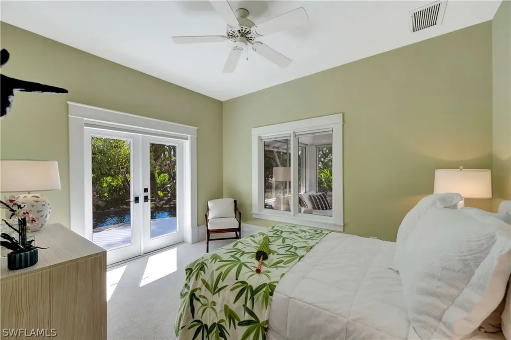 1375 Gordon Drive Naples FL 34102