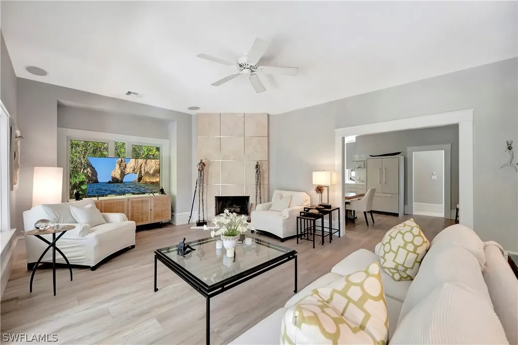 1375 Gordon Drive Naples FL 34102