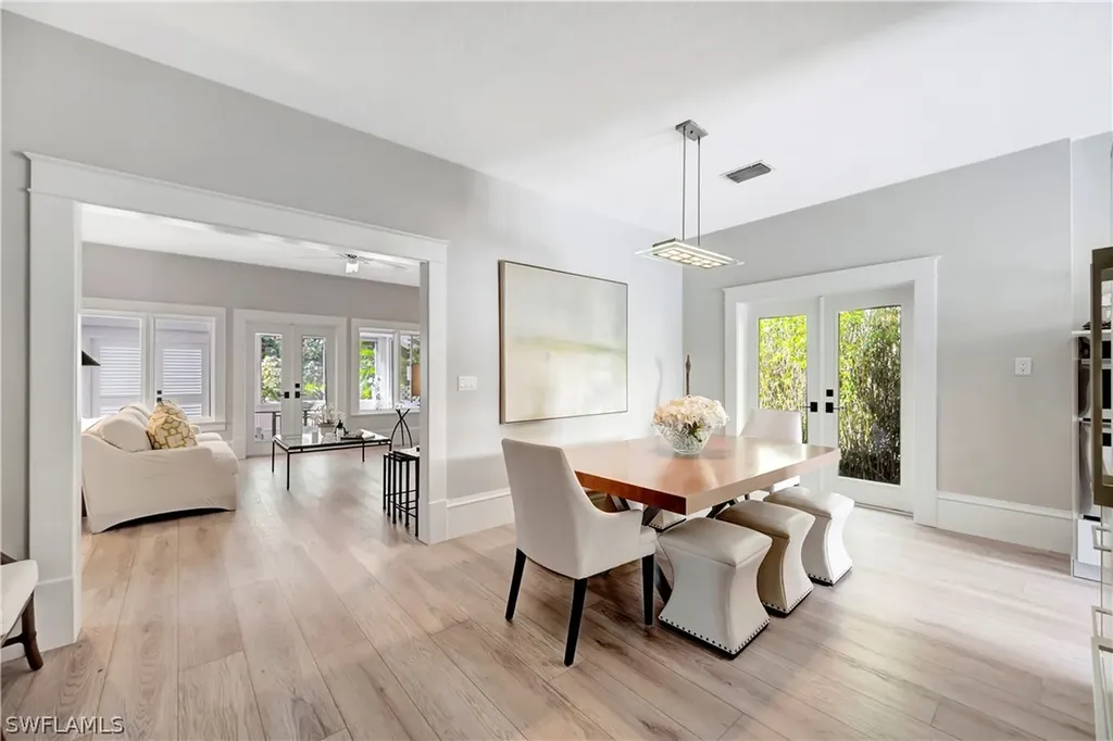 1375 Gordon Drive Naples FL 34102