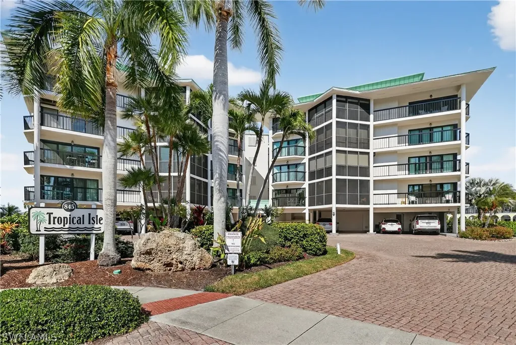 845 Collier Court Marco Island FL 34145