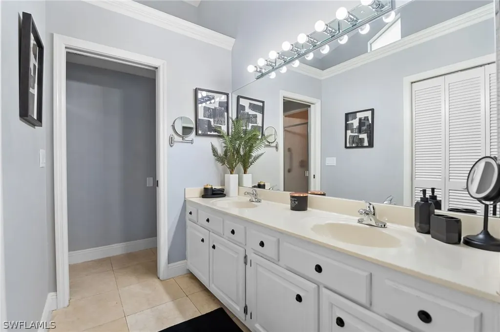 261 Kirtland Drive Naples FL 34110
