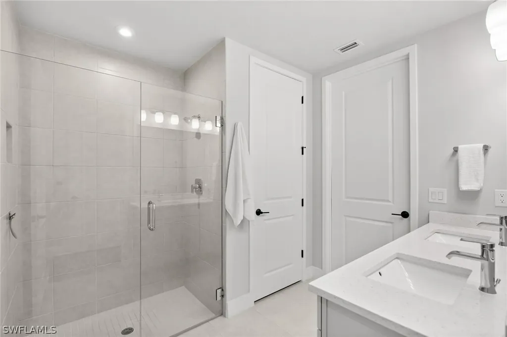 4705 Arboretum Circle Naples FL 34112
