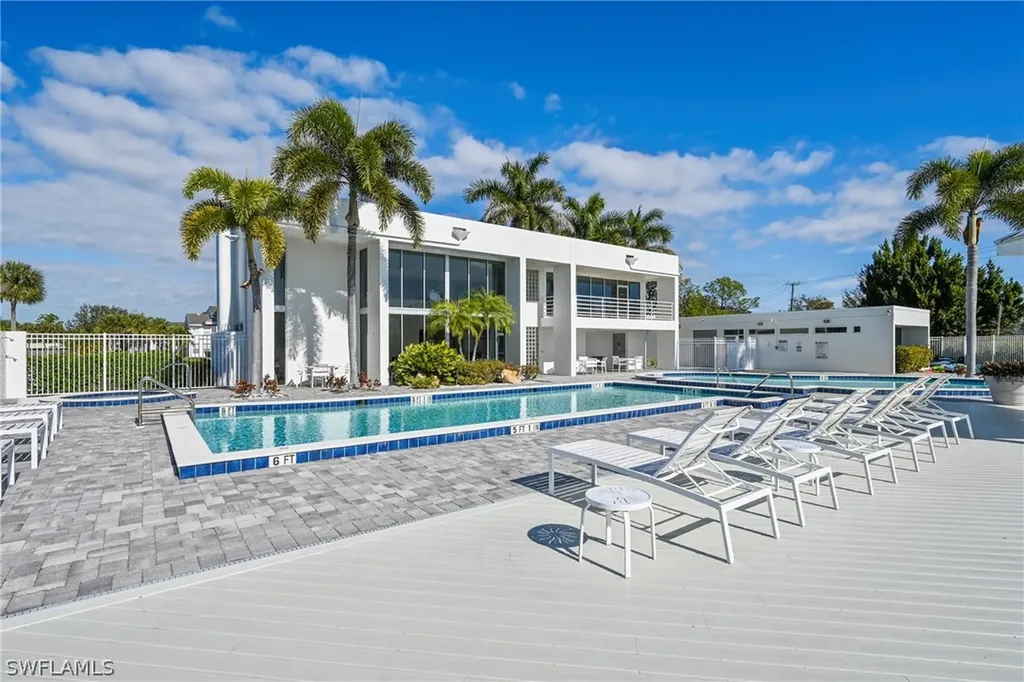 132 Santa Clara Drive Naples FL 34104