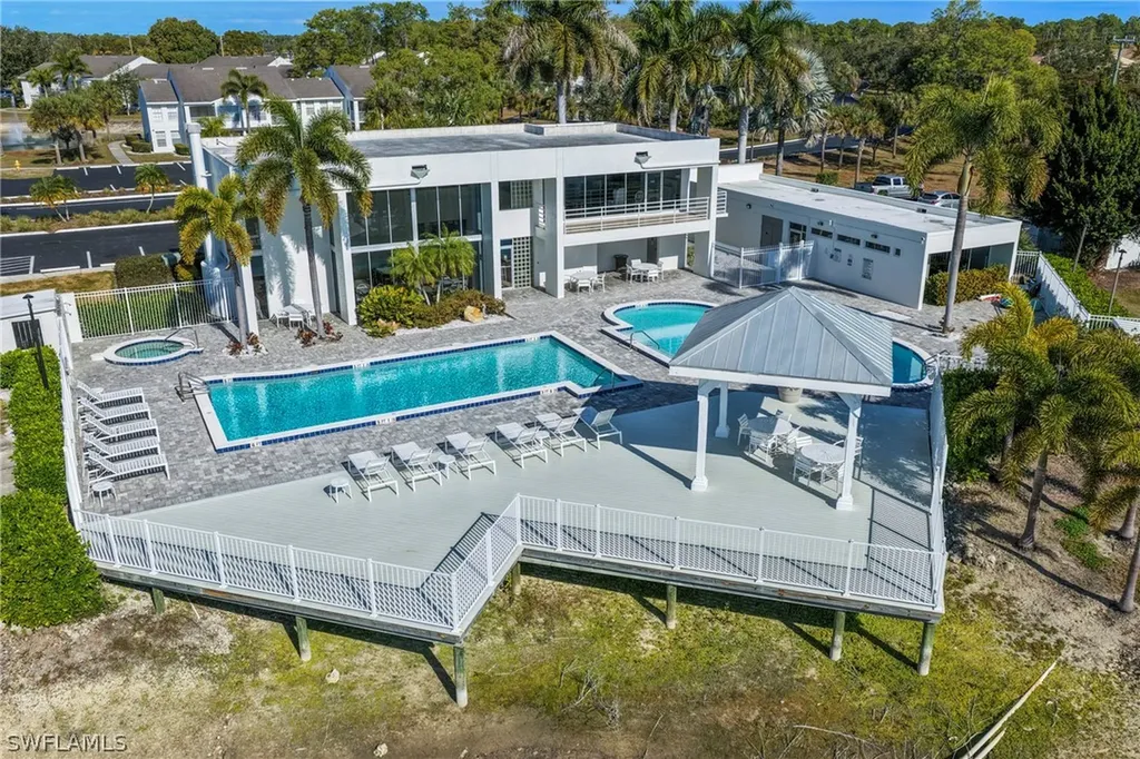 132 Santa Clara Drive Naples FL 34104