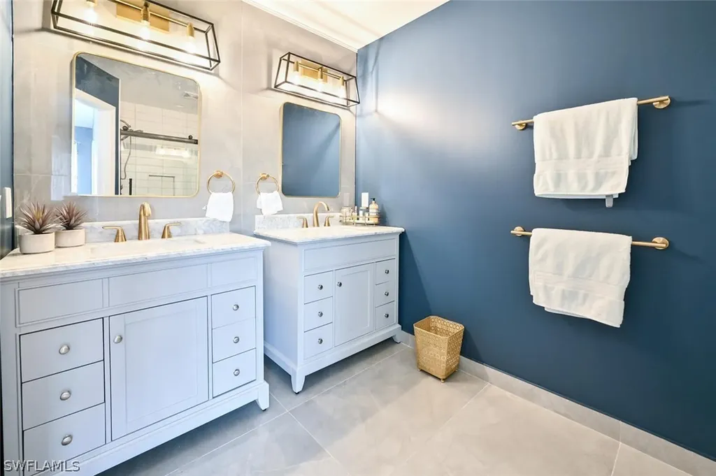 981 Hampton Circle Naples FL 34105
