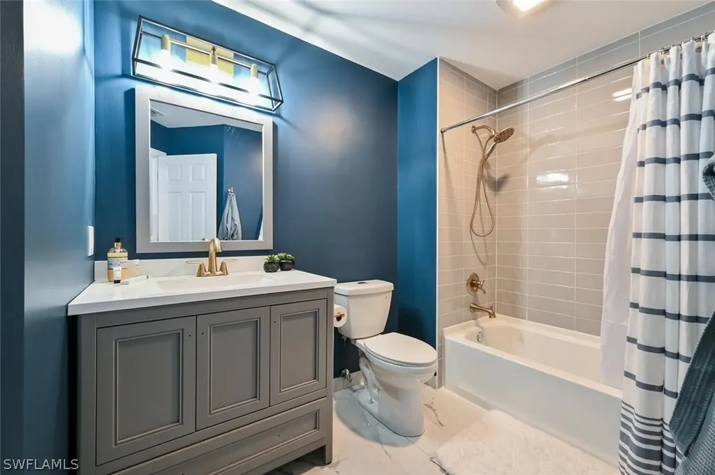 981 Hampton Circle Naples FL 34105