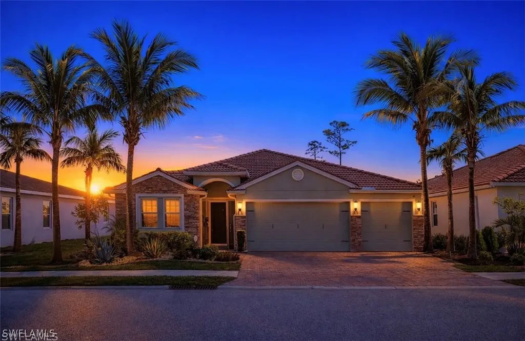 Fort Myers FL, 3161 Royal Gardens Avenue