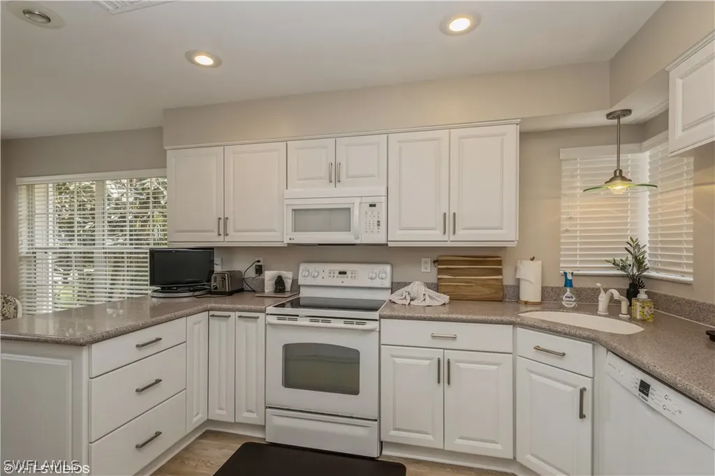 2608 Sailors Way Naples FL 34109
