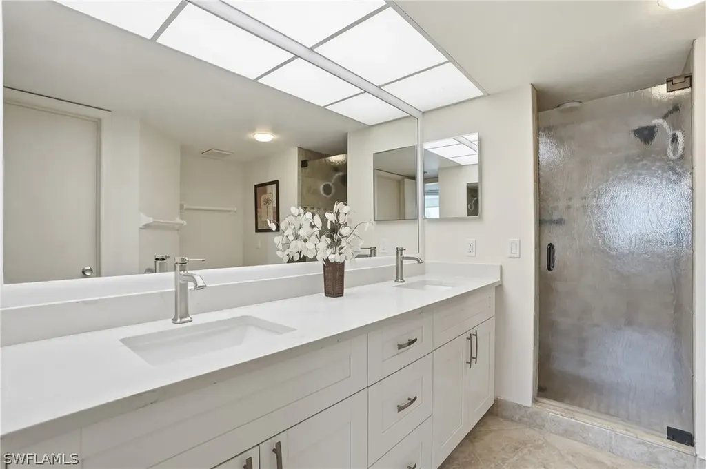 11118 Gulf Shore Drive Naples FL 34108