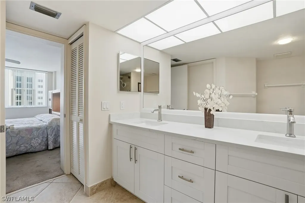 11118 Gulf Shore Drive Naples FL 34108