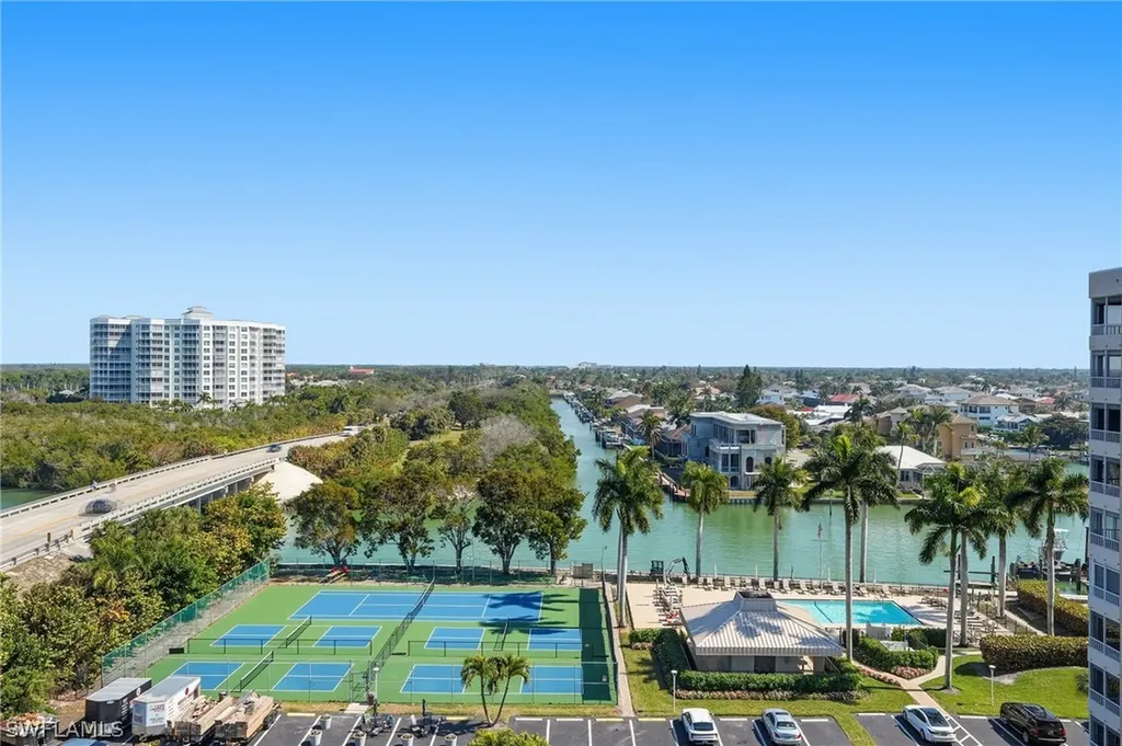 11118 Gulf Shore Drive Naples FL 34108
