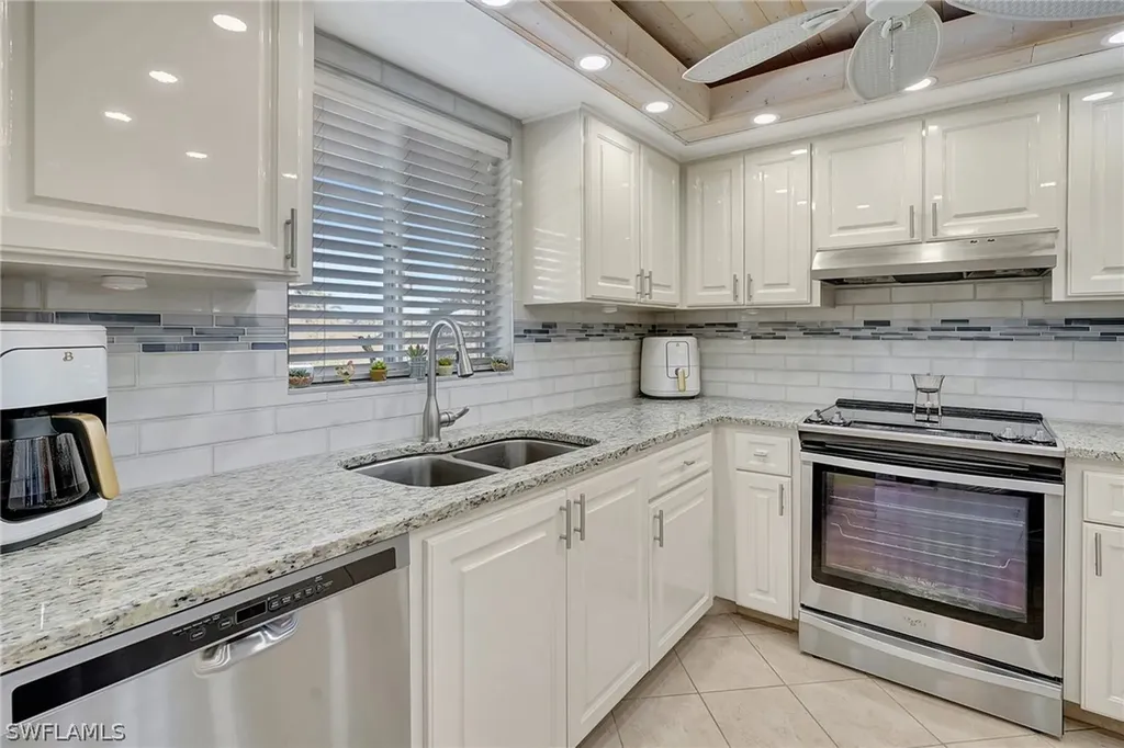 5515 Rattlesnake Hammock Road Naples FL 34113