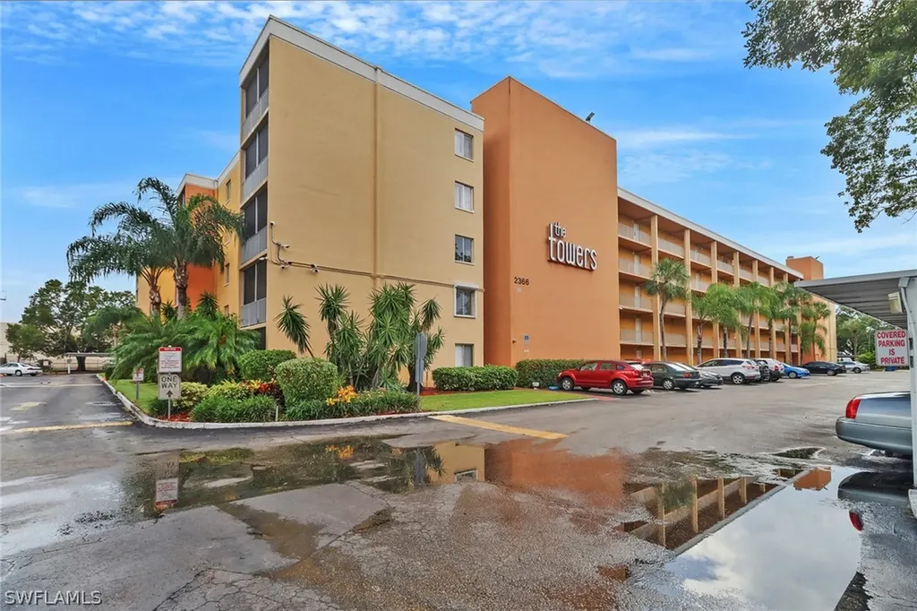Fort Myers FL, 2366 E. Mall Drive, Unit Apt. 101