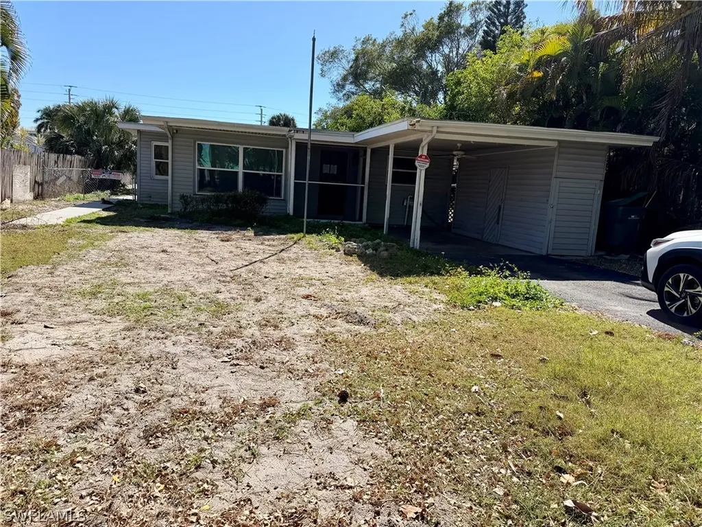 2632 Weeks Avenue Naples FL 34112