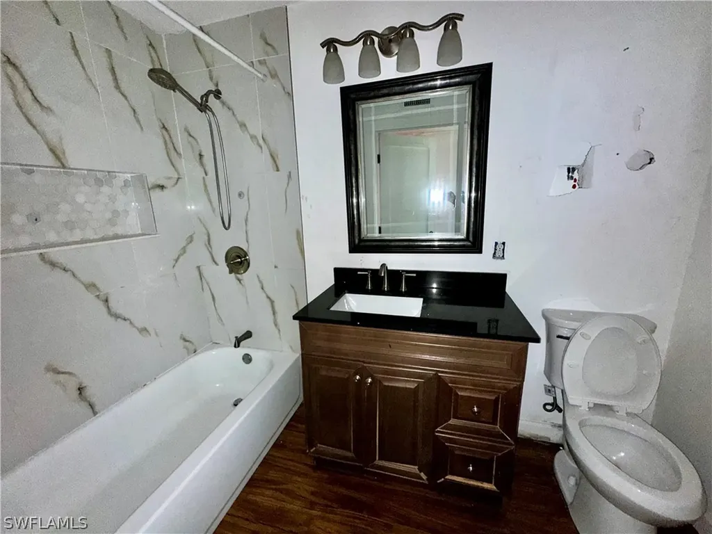2632 Weeks Avenue Naples FL 34112