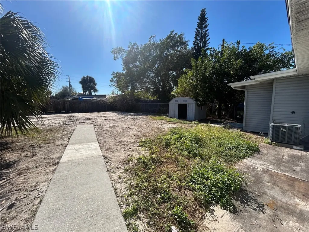 2632 Weeks Avenue Naples FL 34112