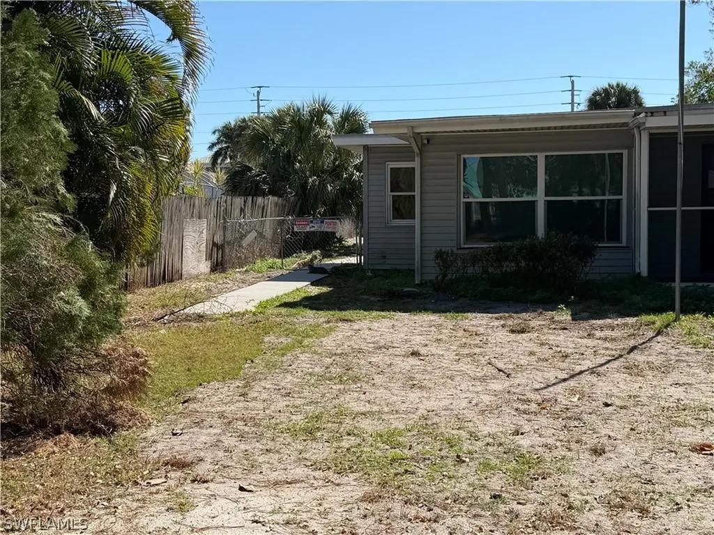 2632 Weeks Avenue Naples FL 34112
