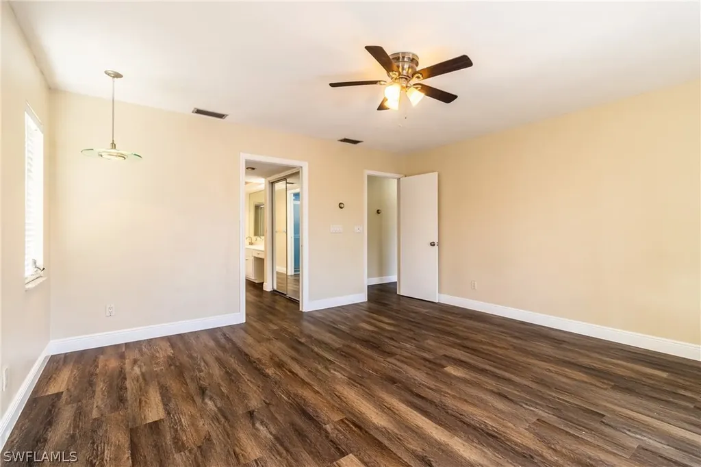 2523 SE 24th Place Cape Coral FL 33904