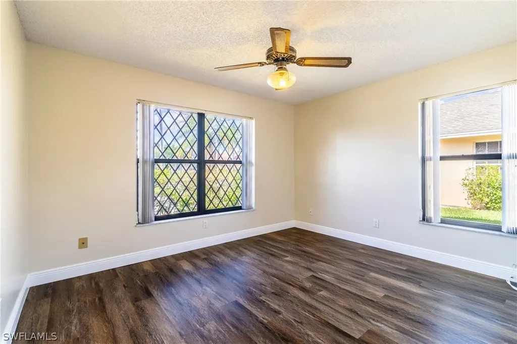 2523 SE 24th Place Cape Coral FL 33904
