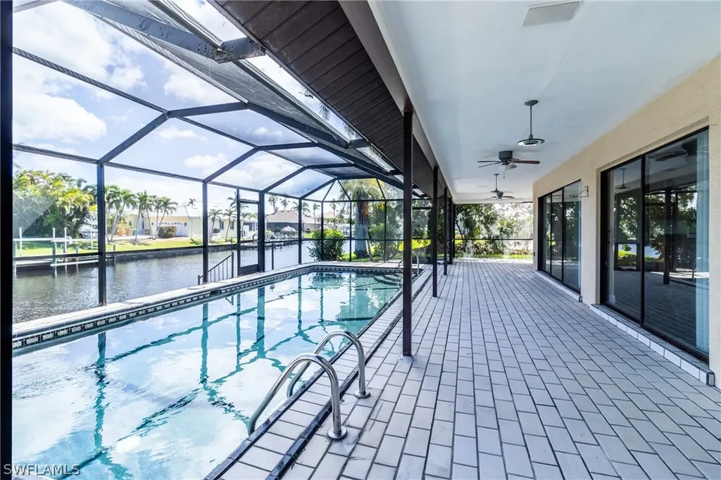 2523 SE 24th Place Cape Coral FL 33904
